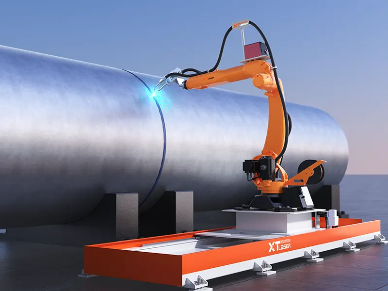 HF-D25 레이저 하이브리드 용접 시스템이 두꺼운 강판에서의 높은 용접 속도를 보여주며 작동 중입니다.